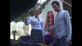 Karamihan ng mga matanda ang mga kababaihan ay naghahanap para sa mga batang guys - Chelsea Zinn, Darien Ross, Inggit na Inggit, Halik