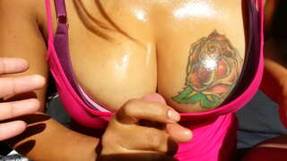 ���ુલાબી હાથ થી ચોદવુ