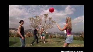 Occasum Luctus Ludens, Et Haurientes Balls