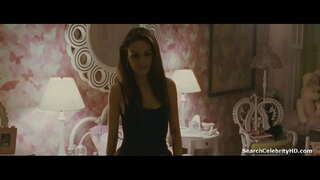 Natalie Portman Mila Kunis in Black Swan 2010