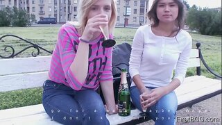 FirstBGG.com - Jane Fox &amp;amp; Bella Donna - Trojku Sa Sve Prirodno Devojke