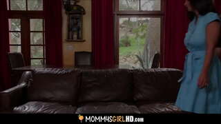 ���मआईएलए चरण माँ और छोटे सौतेली कन्या शेयर Orgasms