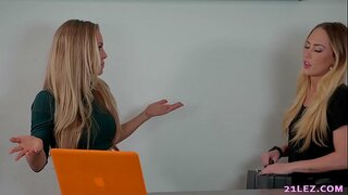 ���ెస్బియన్ ఏజెంట్ got caught by a sexy స్పై