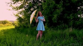 האוקראיני היופי Canara להפשיט חיצוני