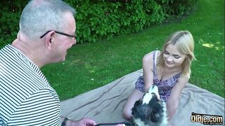 Bata, gumagawa ng mga lumang tao tamod sa kanyang bibig