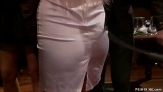 Bjonde mjeshtre Lorelei Lee sjell nxehtë big tits bjonde rob Riley Evans në publik e partisë dhe e bën atë të vendosur mbi tavolinë për t&#039;u dukur gangbang fucked