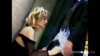 Orģijas, liels karājās krāni, starprasu vēlmes... skaistu melno meiteni, Bettina &amp;amp; karstā blondīne, Jessica Var iegūt savu rozā vāveres &amp;amp; silts mutēm gailis pildījumu! Pilna Fliks &amp;amp; 1000s Vairāk PrivateBlack.com!