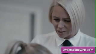 ���ड्याळ खट्याळ milf lesbos आनंद लंड गांड नितंब आणि मांजर वादयांवरून बोटे फिरवण्याचे कौशल्य लांब चिरस्थायी कळस कार्यालय